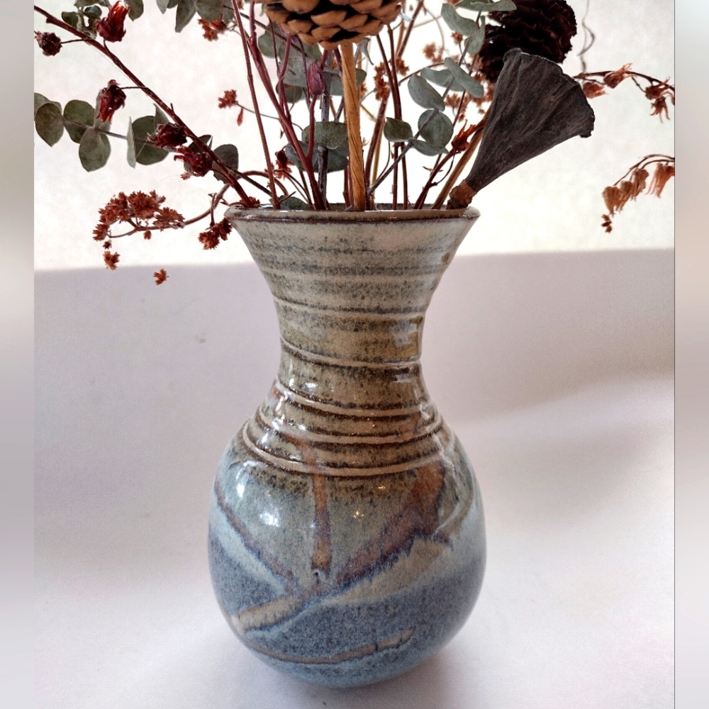 Vintage artist signed glazed vase / boho-style